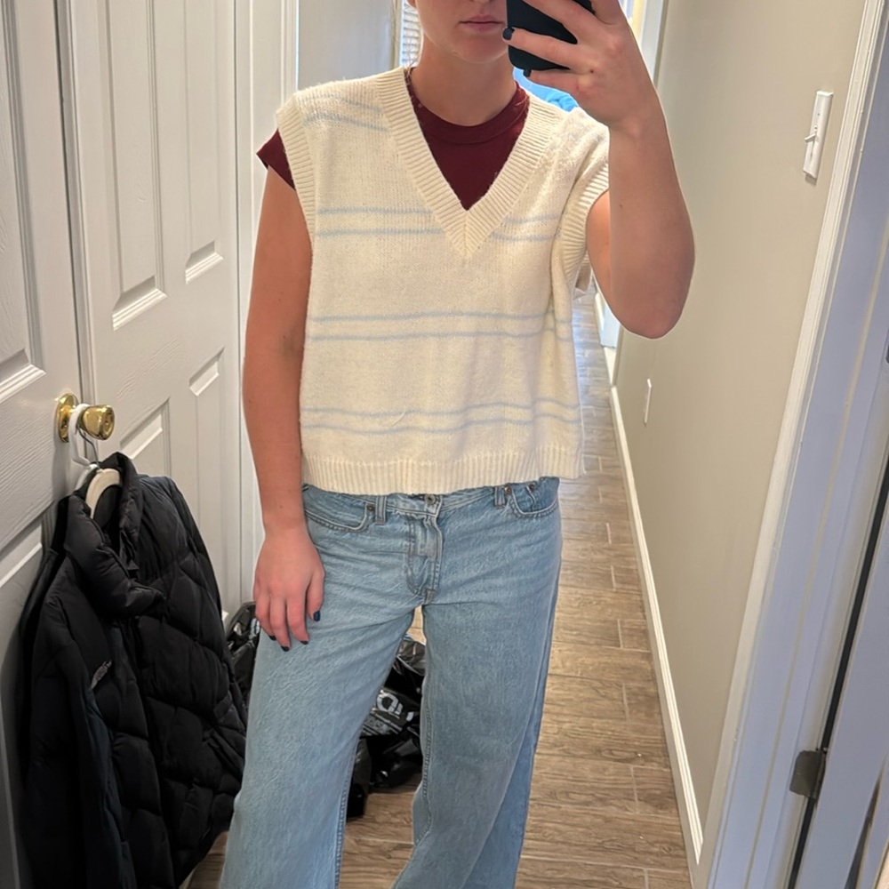 Sweater vest